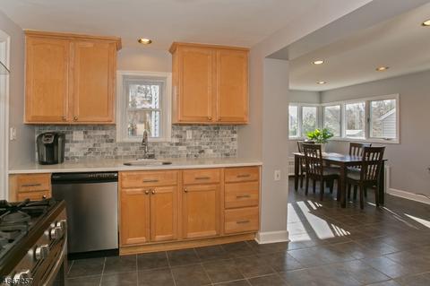 487 Mountainview Dr, North Plainfield, NJ 07063 photo 7