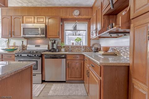 538 Warfield Rd, North Plainfield, NJ 07063 photo 8