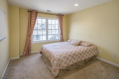 196 Levinberg Ln, Wayne, NJ 07470 photo 22
