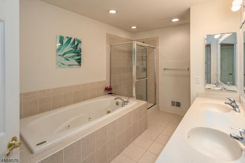 196 Levinberg Ln, Wayne, NJ 07470 photo 19