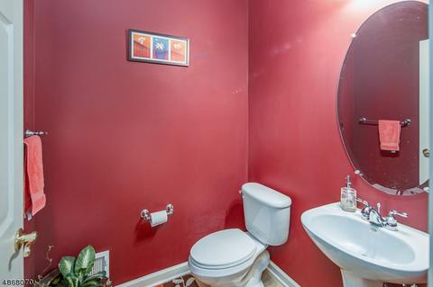196 Levinberg Ln, Wayne, NJ 07470 photo 14