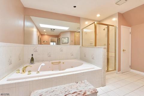 92 Sturbridge Cir, Wayne, NJ 07470 photo 14