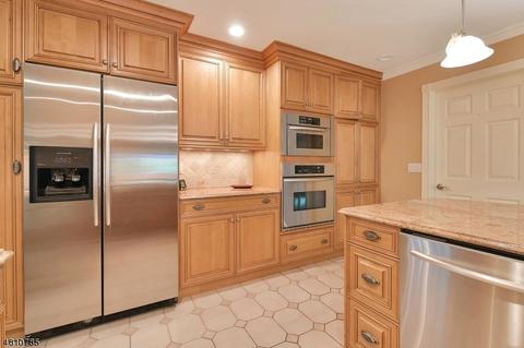 92 Sturbridge Cir, Wayne, NJ 07470 photo 7