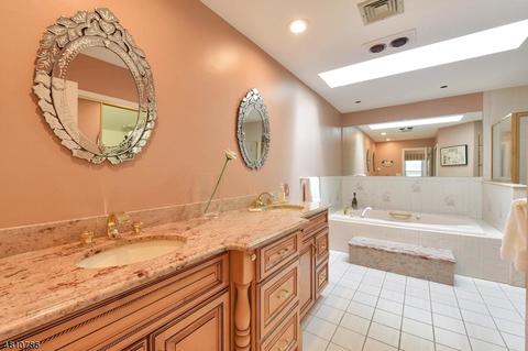 92 Sturbridge Cir, Wayne, NJ 07470 photo 13