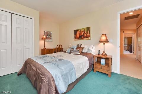 92 Sturbridge Cir, Wayne, NJ 07470 photo 15