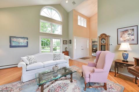 92 Sturbridge Cir, Wayne, NJ 07470 photo 3