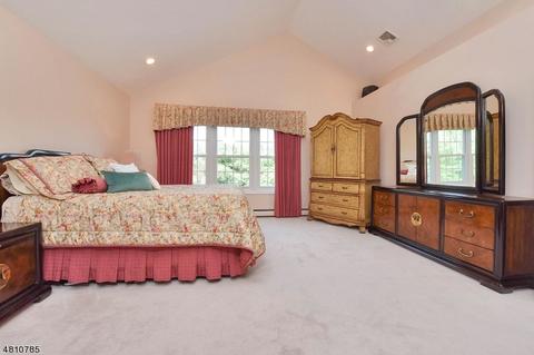 92 Sturbridge Cir, Wayne, NJ 07470 photo 12