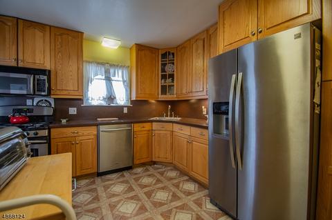 50 Diaz Pl, Paramus, NJ 07652 photo 8