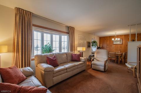 50 Diaz Pl, Paramus, NJ 07652 photo 4