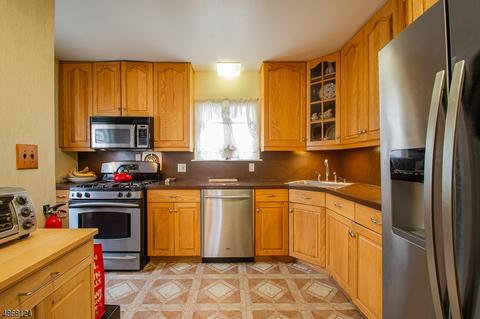 50 Diaz Pl, Paramus, NJ 07652 photo 7