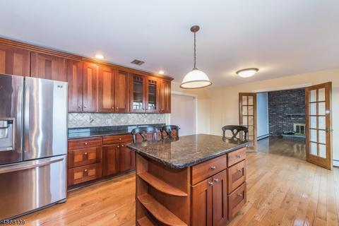 3 Van Allen Ct, Wayne, NJ 07470 photo 8