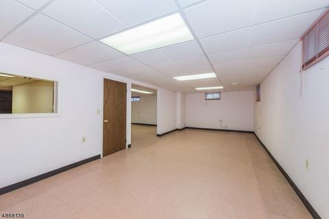 3 Van Allen Ct, Wayne, NJ 07470 photo 17