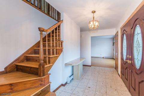 3 Van Allen Ct, Wayne, NJ 07470 photo 3