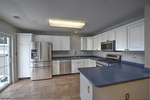 48 Mayflower Dr, Bernards, NJ 07920 photo 3