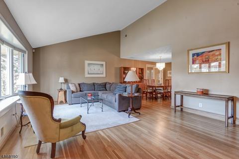 43 Haran Cir, Millburn, NJ 07041 photo 3