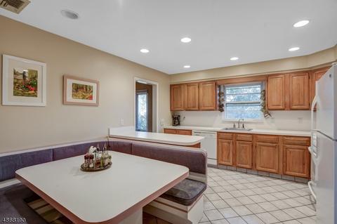 43 Haran Cir, Millburn, NJ 07041 photo 10