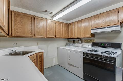 43 Haran Cir, Millburn, NJ 07041 photo 21