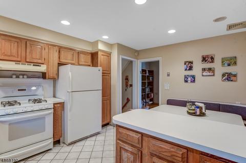 43 Haran Cir, Millburn, NJ 07041 photo 8