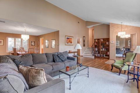 43 Haran Cir, Millburn, NJ 07041 photo 4