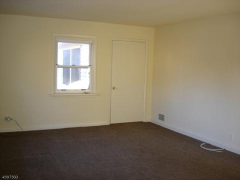 321 Newark Pompton Tpke, Wayne, NJ 07470 photo 3