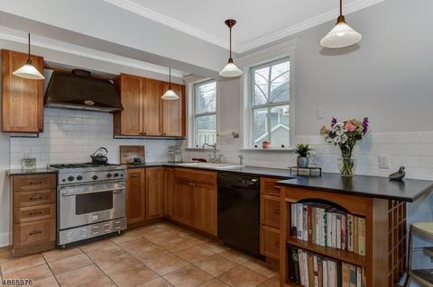 76 Chestnut St, Millburn, NJ 07041 photo 10