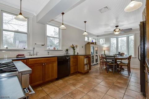76 Chestnut St, Millburn, NJ 07041 photo 8