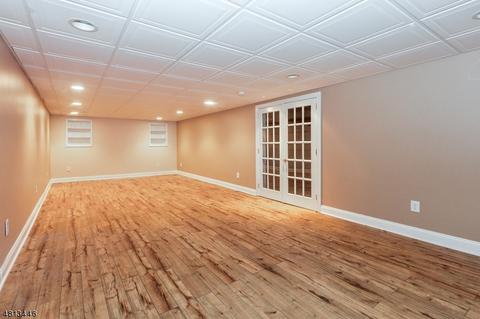 70 Thomas Dr, Clark, NJ 07066 photo 19