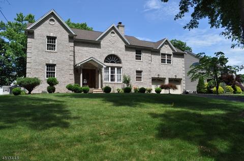 70 Thomas Dr, Clark, NJ 07066 photo 1
