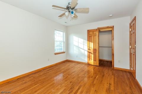 70 Thomas Dr, Clark, NJ 07066 photo 17