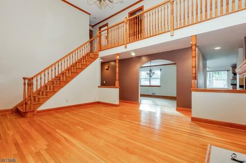70 Thomas Dr, Clark, NJ 07066 photo 10