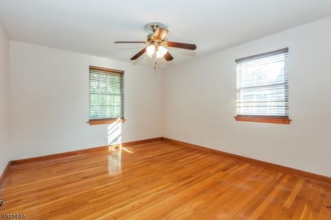 70 Thomas Dr, Clark, NJ 07066 photo 12
