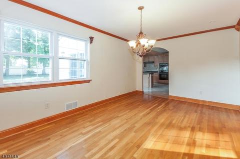 70 Thomas Dr, Clark, NJ 07066 photo 11
