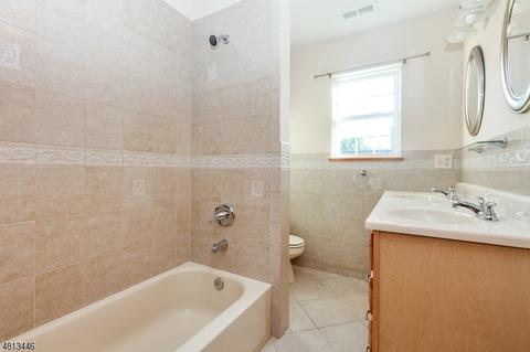 70 Thomas Dr, Clark, NJ 07066 photo 18