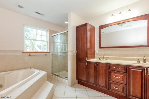 70 Thomas Dr, Clark, NJ 07066 photo 16