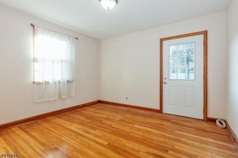 70 Thomas Dr, Clark, NJ 07066 photo 13