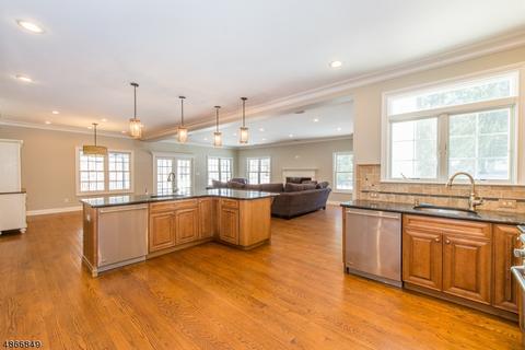 150 Circle View Ave, Berkeley Heights, NJ 07922 photo 5