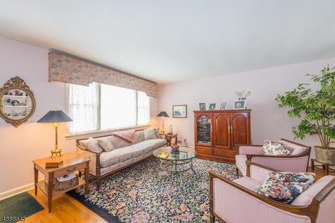 17 Elm Pl, Summit, NJ 07901 photo 2