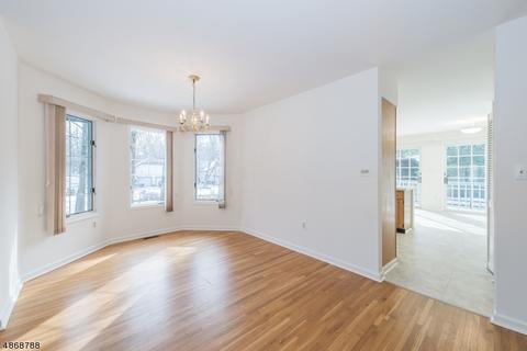 98 Birch Ln, Wayne, NJ 07470 photo 4