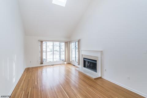 98 Birch Ln, Wayne, NJ 07470 photo 2
