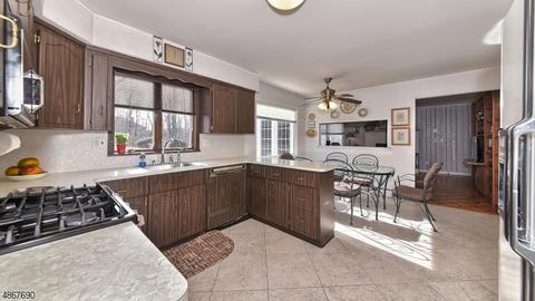 10 Boonstra Dr, Wayne, NJ 07470 photo 12