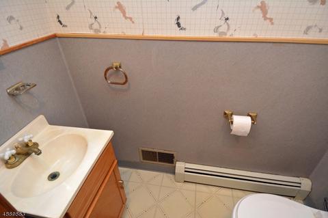 229 Louis St, Hackensack, NJ 07601 photo 14