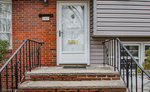 151 Seneca Ct, Paramus, NJ 07652 photo 2