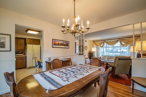 151 Seneca Ct, Paramus, NJ 07652 photo 8
