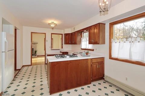77 Maple Ave, Berkeley Heights, NJ 07922 photo 8