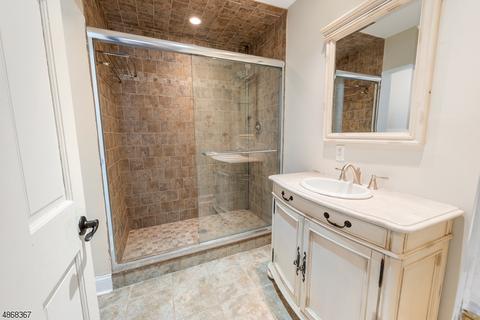 2 Bowers Dr, Mendham, NJ 07945 photo 9