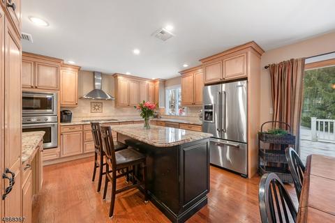 2 Bowers Dr, Mendham, NJ 07945 photo 4