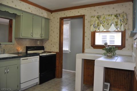 16 Lake Dr, Stanhope, NJ 07874 photo 4
