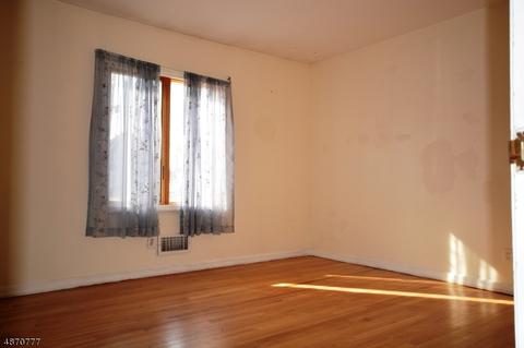 95 Franklin Ave, Saddle Brook, NJ 07663 photo 11