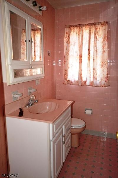 95 Franklin Ave, Saddle Brook, NJ 07663 photo 17
