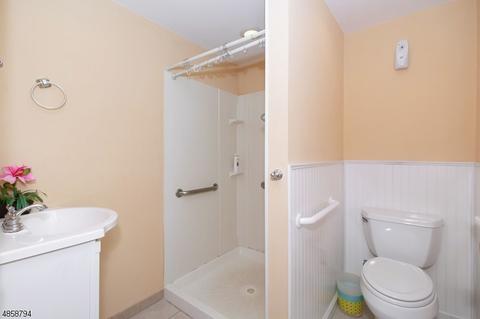 1055 Thomas St, Hillside, NJ 07205 photo 12